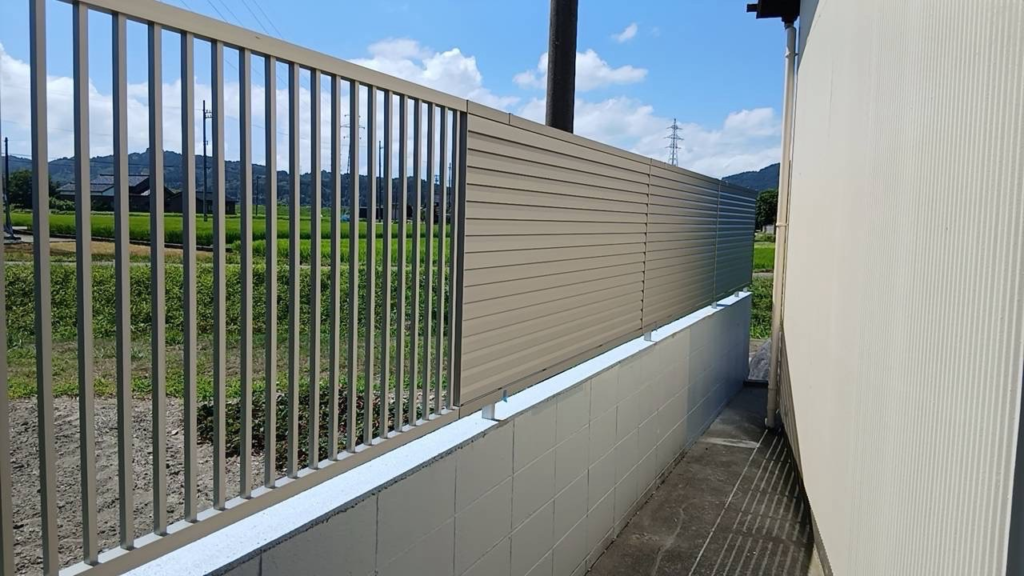 ブロック塀→取付アルミフェンス取付工事　