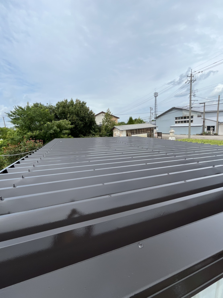 富山県南砺市　車庫屋根板金塗装工事